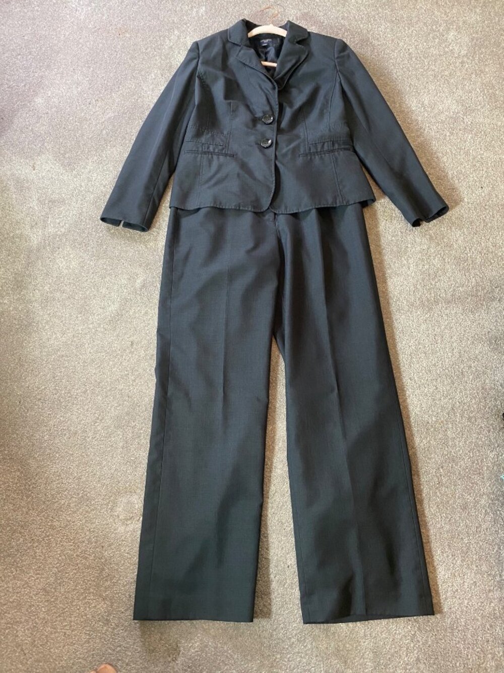 Jones Wear Two-Piece Suit Blazer & Pants Gray Business Attire Size 10